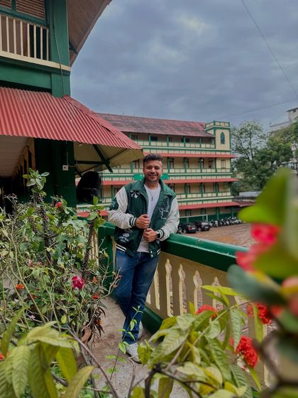 Another shot from my alma mater. Being able to come back and contribute to the school through my passion for dance is a full-circle moment for me.