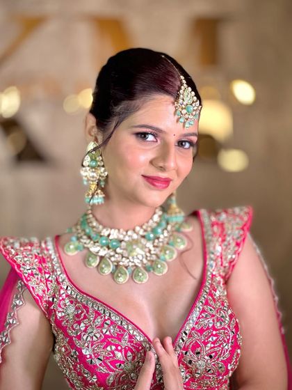 A close-up look at this stunning mint green rental set, highlighting the delicate craftsmanship that looks amazing in photos.