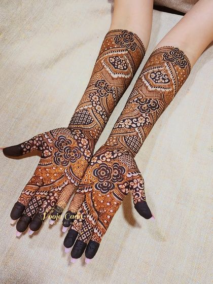 A classic traditional bridal henna without human figures, featuring beautiful floral patterns and intricate jaal work for a timeless and elegant look.