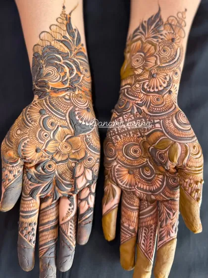 A stunning example of my bridal work, with a mix of dark, shaded areas and fine, detailed lines. The contrast creates a beautiful 3D effect.
