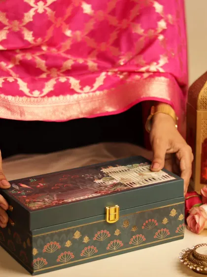Presenting the Desi Diwali Dazzle Box, a gift that feels as special to give as it is to receive.