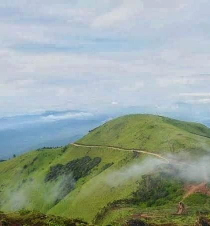The winding road up the hills of Mullayanagiri, offering spectacular views at every turn.