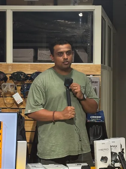 We were thrilled to host a demo with GoPro India. An expert from their team is seen here explaining the features of the new cameras to our local dive community.