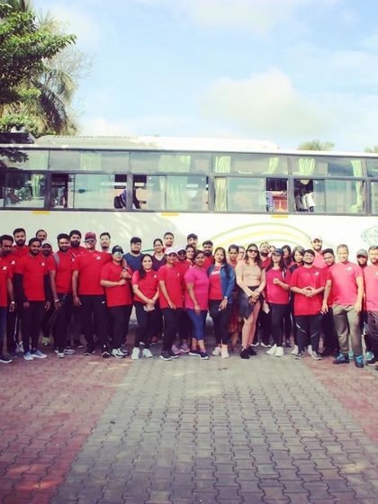 All smiles before we hit the trail. This is the same Shivagange group, buzzing with excitement for the trek ahead.