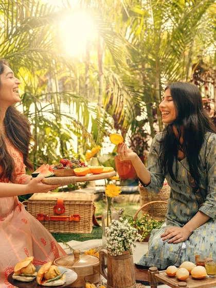 In this lifestyle shoot for Araana, the focus was on creating a warm, aspirational picnic scene. By directing models to interact naturally, we tell a story of friendship and joy, placing the brand's products at the heart of a relatable moment.