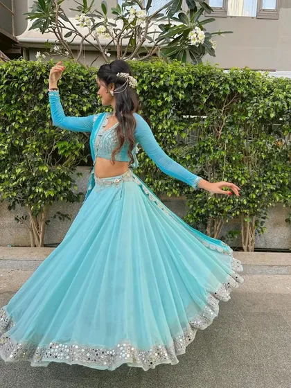 Feeling grateful for the journey so far. From teaching sangeets in Udaipur to training in New York, dance has taken me on the most incredible adventures. This is the energy I bring to every class.