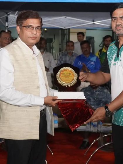 Recognizing participation and excellence. An official presents a memento during the closing ceremony of the 6th Edition of the Jamia Premier League.