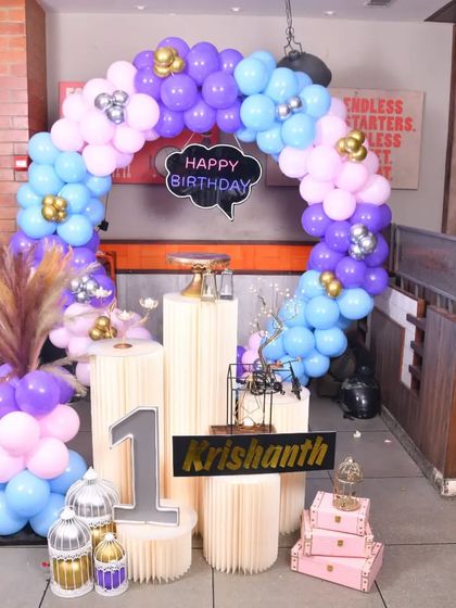 A complete view of the Minnie Mouse themed setup, ready for the celebration to begin.