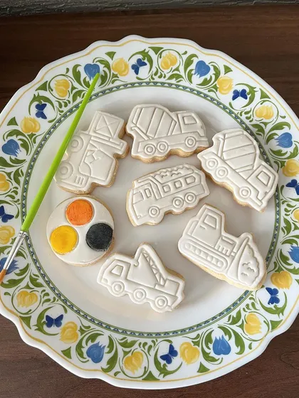 My paint-your-own cookie kits come in so many fun themes! This transportation set is always a favorite with little builders. Each kit includes a set of themed buttery cookies, an edible paint palette, and a brush, all ready for your little artist.