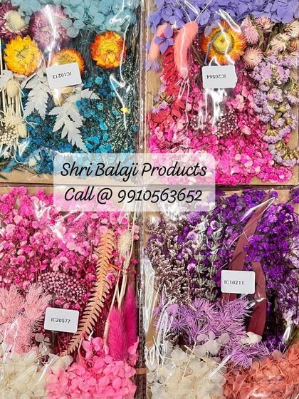 Another look at the variety of my dried flower kits. From cool blues and purples to warm pinks and reds, I have a color scheme for every project.