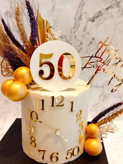 Chic & Themed Cakes for Adults photo 25