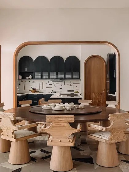 Meet our 'Kingpin' swivel chairs, designed for long conversations around the dining table. The sculptural, solid ash wood form provides a commanding presence, while the swivel base adds a touch of modern convenience. They are a perfect example of how we blend bold design with everyday function.
