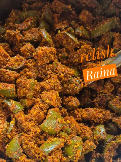 For those who prefer less oil, I make this Dry Raw Mango Pickle, or Aam ka Sukha Achaar. It has the same spicy and tangy flavour as the classic version but uses minimal oil, making it a lighter option and very convenient for travel.