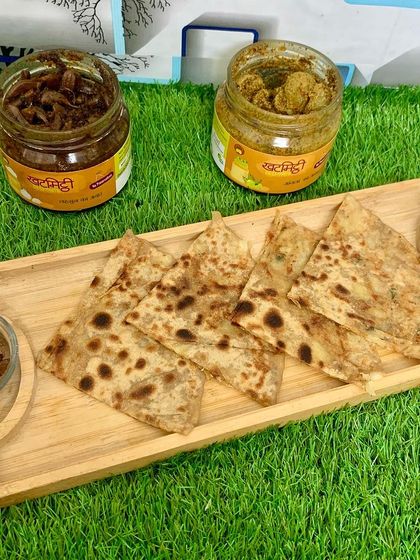 A perfect meal combination. Hot parathas served with my tangy Amla and bold Garlic pickles. Thank you to Flavours of Seasoning for this lovely picture.