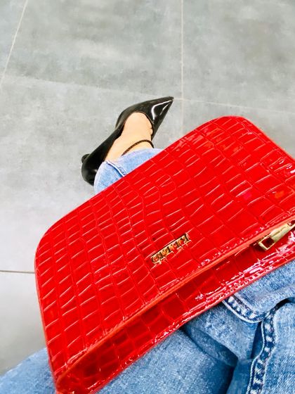 Signature Looks: Black, Red & Prints photo 5