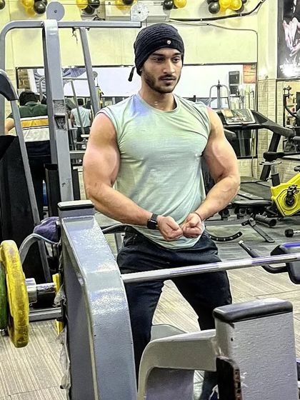 These images and videos show my day-to-day process of checking my physique, practicing various poses like the front double biceps, side triceps, and back spreads. Each one is a small step in the long journey of building a championship-level body.