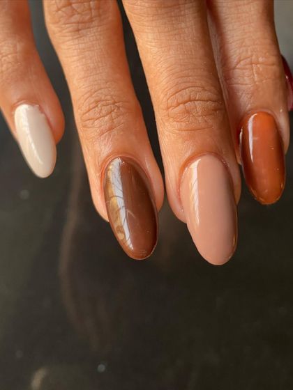 A different view of the earthy-toned set. The glossy finish makes the colors look rich and warm. This is a great everyday set that goes with everything.