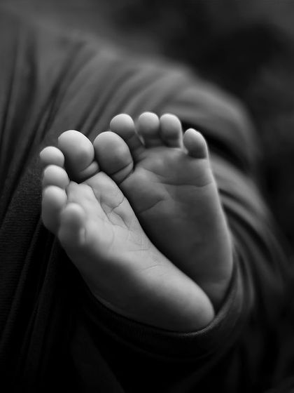 WonderBump Studio - Newborn Photography Timeless Black & White photo 14