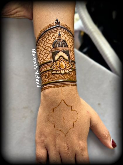 The beginning stages of a design, showing the cuff and the outline for the central element. A strong foundation is everything.