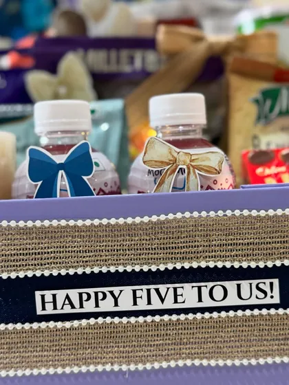 "Happy Five To Us!" The custom label on the jute-wrapped tray adds a final, personal touch to this beautiful gift.