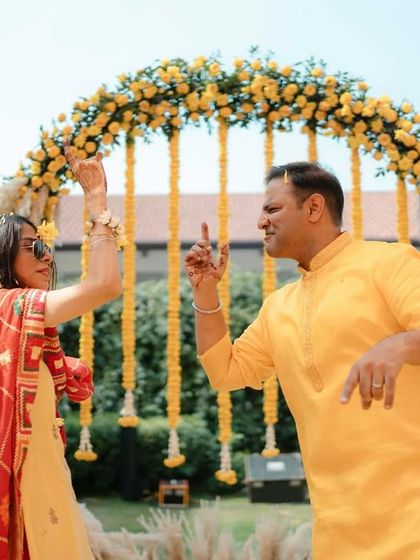 Haldi & Mehendi: Colors & Laughter photo 36