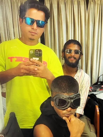 A cool selfie with the artists on the set of the "Manjummel Boys" promo song.
