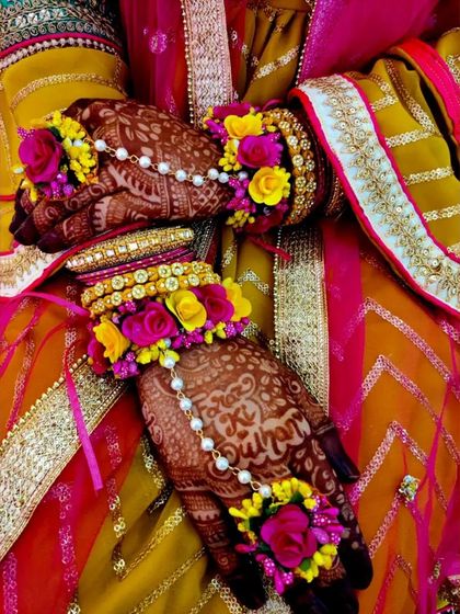 Henna by Arsh - Bridal Mehendi The Beautiful Burgundy Stain photo 8