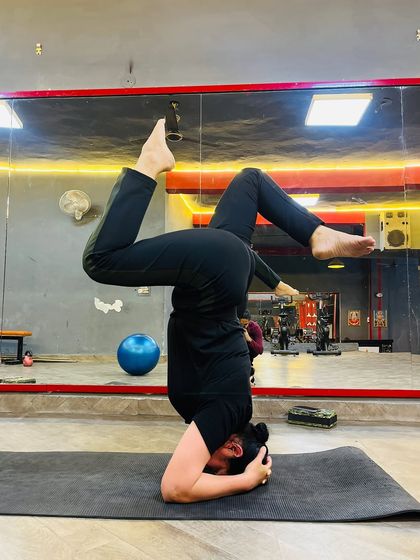 Advanced Asanas: Strength & Balance photo 8