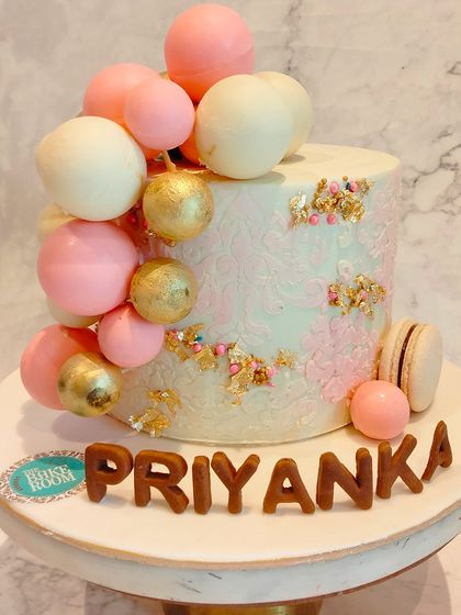 Chic & Themed Cakes for Adults photo 40