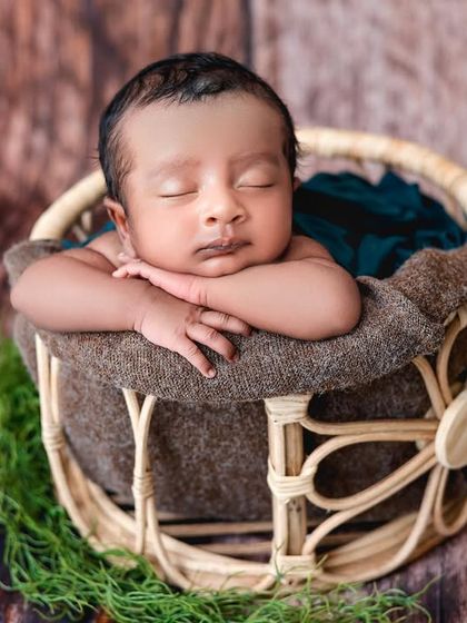 WonderBump Studio - Newborn Photography Cozy in Baskets & Props photo 12
