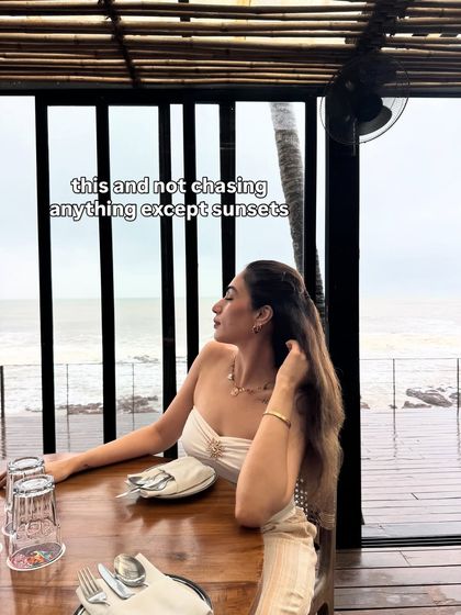 Chasing sunsets in Goa. This outfit is all about comfort and ease, perfect for a quiet dinner by the sea.