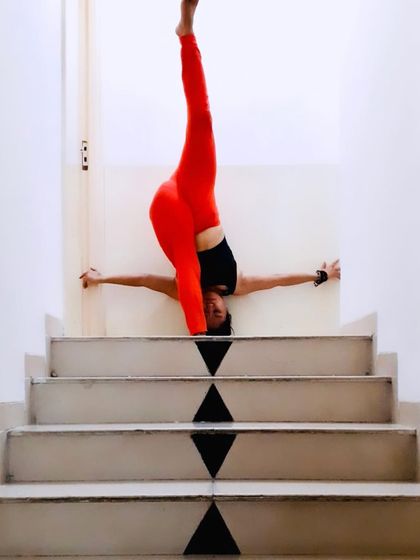 Once a splits lover, always a splits lover. Another variation of a standing split using the stairs for support and depth.