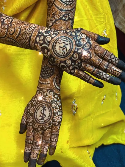 Another shot of the personalized back-of-hand design, showing the glittery details that make it pop.