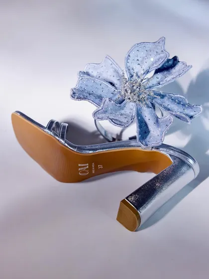 A product-only shot of the heel, captured with clean lighting to be used for e-commerce and product catalogs.