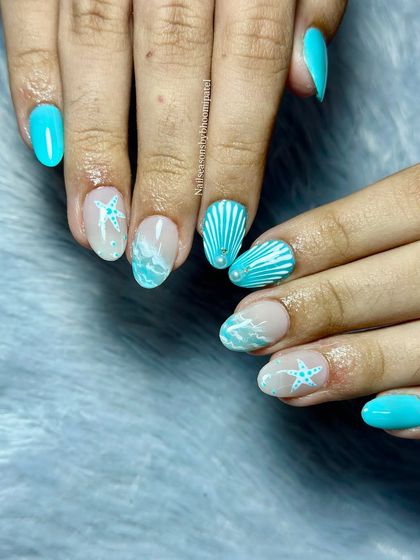 Ready for the beach with this vibrant turquoise set, featuring hand-painted starfish, ocean waves, and 3D shells.