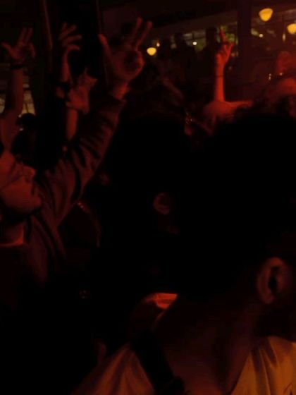 More crowd energy from Arcade 140.