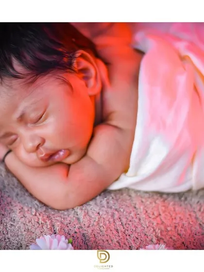 There is nothing more precious than a sleeping newborn. My lifestyle newborn sessions are calm and gentle, focusing on capturing the tiny, perfect details of your new baby.