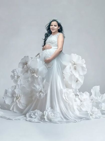 Studio Maternity: Gowns & Glamour photo 20