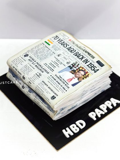 Personalized Story Cakes photo 3