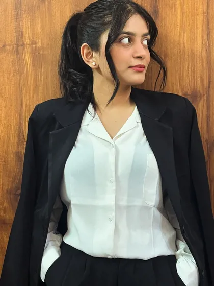Serving both looks and justice. My professional appearance is an extension of my meticulous preparation and respect for the legal process.