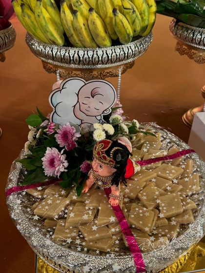 Siri - Custom Gift Hampers & Return Gifts Themed Doll Arrangements photo 12