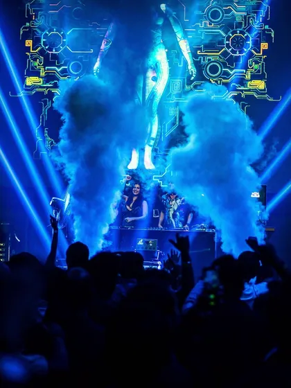 This is the Indohouse and Bollytech vibe I bring to the console. A packed floor, futuristic visuals, and high-impact effects create a unique atmosphere you won't find anywhere else.