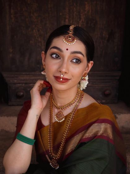 A duplicate of a jewelry shoot image.