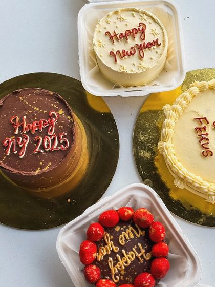 Gobble Cake - Designer & Bento Cakes Bento Cakes: Small Cakes, Big Personality photo 22