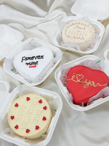 For celebrations big and small, our bento cakes are the perfect treat. Here's a look at some of our Valentine's Day designs, from romantic messages to calendar dates. Each 350g cake is made to be a personal, heartfelt gift.