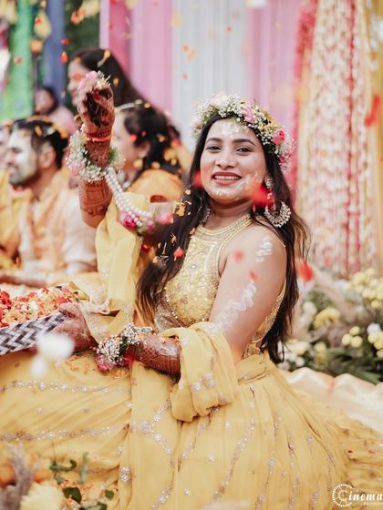 Somesh Chaurasiya - Wedding Photography & Cinematography Vibrant Haldi & Mehendi Moments photo 15