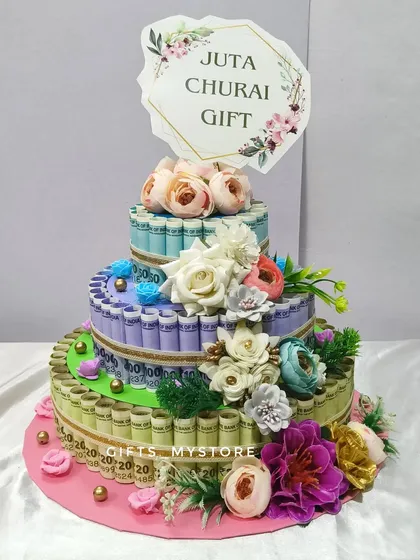 Aisa gift toh sab saali deserve karti hai! This was a super fun "Juta Churai" money tower I made for a sister-in-law. It's a creative and memorable way to give a cash gift during weddings.