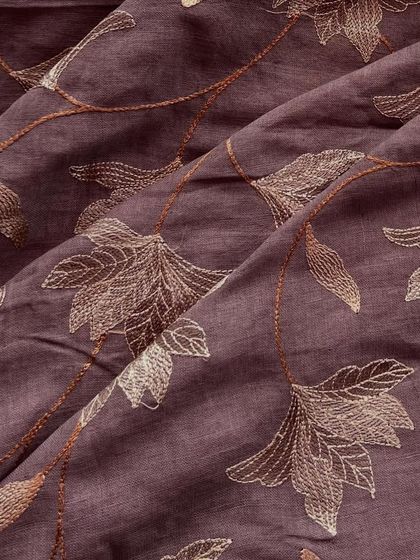 The same chic embroidered linen, shown here in a deep mauve. The tone-on-tone leaf embroidery adds a touch of sophistication to this comfortable fabric.