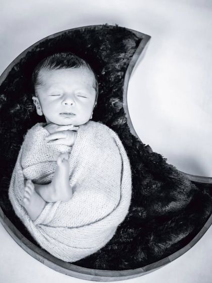 Newborn Portraits (0-3 Months) photo 36