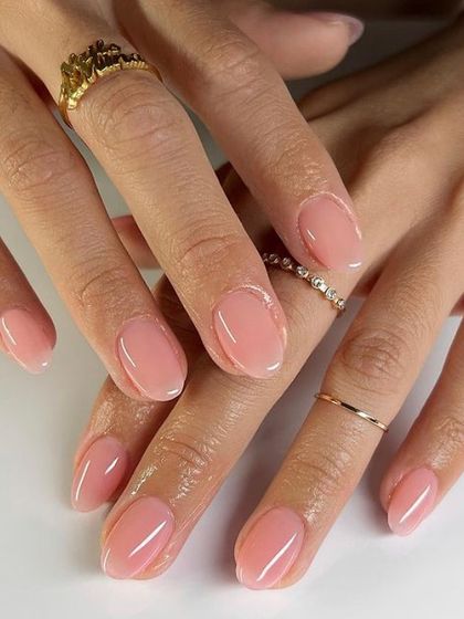A beautiful, translucent jelly pink polish. This gives a super glossy, healthy, and natural look to the nails.